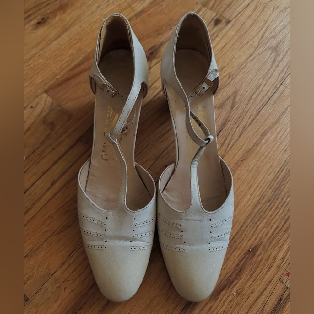Ferragamo Vintage 60’s leather strappy heels